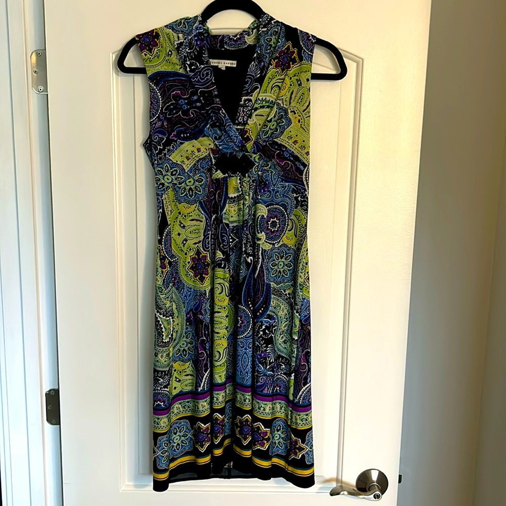 Sleeveless dress with beautiful design